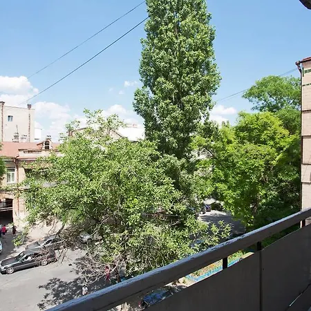 Centre On Mayakovskogo Lane Odesa