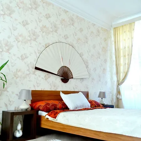 Centre On Mayakovskogo Lane Apartment Odesa